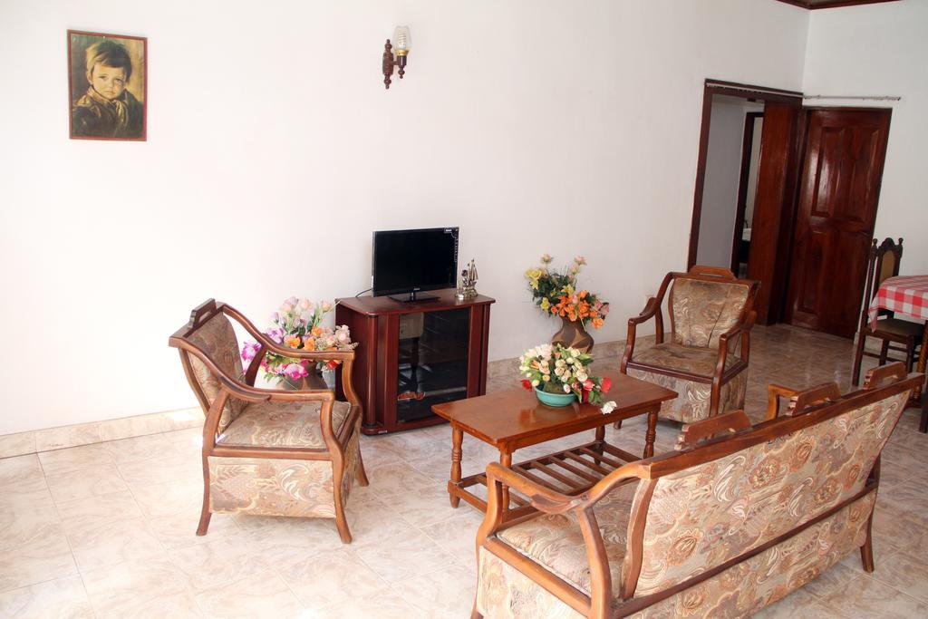 Gudsmith Home Negombo Exterior photo