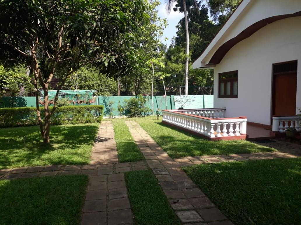 Gudsmith Home Negombo Exterior photo